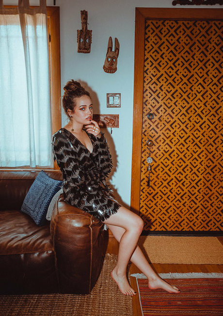 Nacktes geleaktes OnlyFans-Foto von Mary Mouser