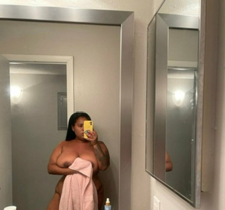 Nacktes geleaktes OnlyFans-Foto von Dangercurves