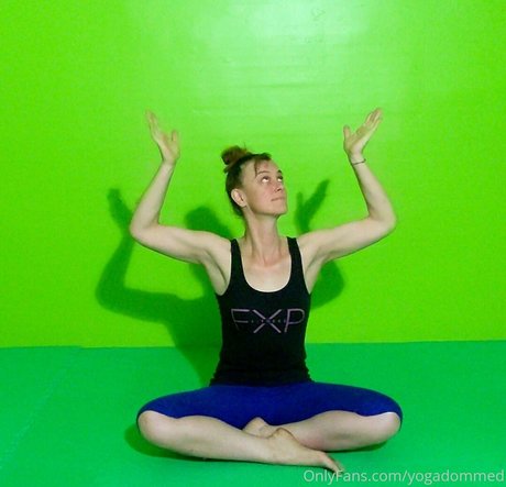 Nacktes geleaktes OnlyFans-Foto von Yogadommed