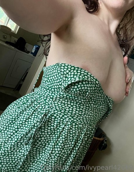 Nacktes geleaktes OnlyFans-Foto von Ivypearl42069