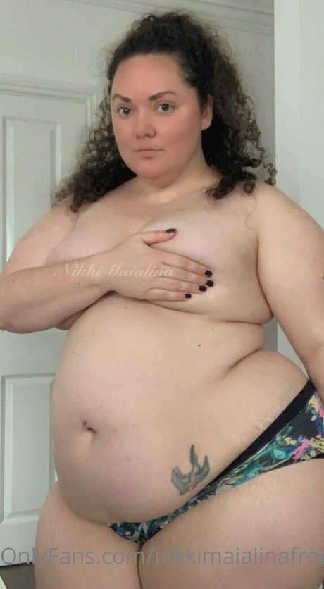 Nacktes geleaktes OnlyFans-Foto von Nikkimaialinafree