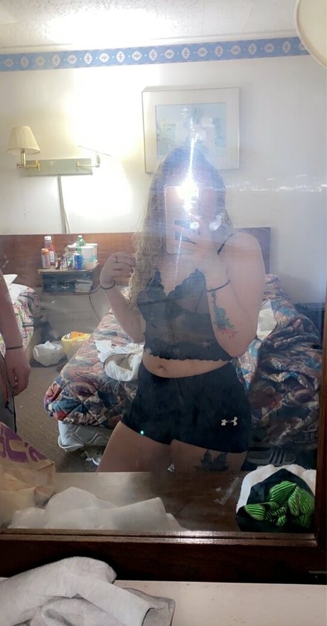 Nacktes geleaktes OnlyFans-Foto von Blondiebshortt