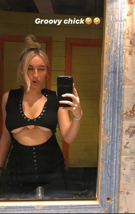 Nacktes geleaktes OnlyFans-Foto von Lauren Day