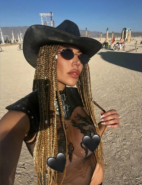 Nacktes geleaktes OnlyFans-Foto von Abroadwithmila