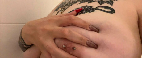 Nacktes geleaktes OnlyFans-Foto von Rippingthroughflesh