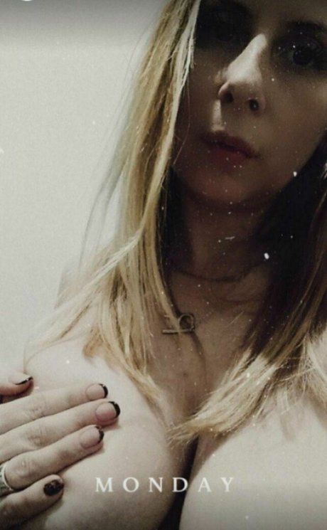Nacktes geleaktes OnlyFans-Foto von Rominavc