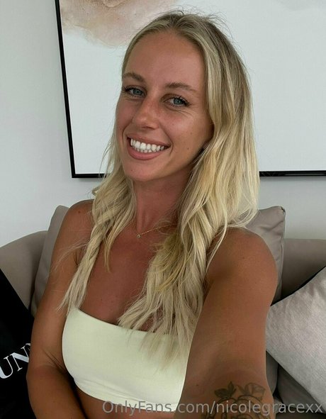 Nacktes geleaktes OnlyFans-Foto von Nicole Grace