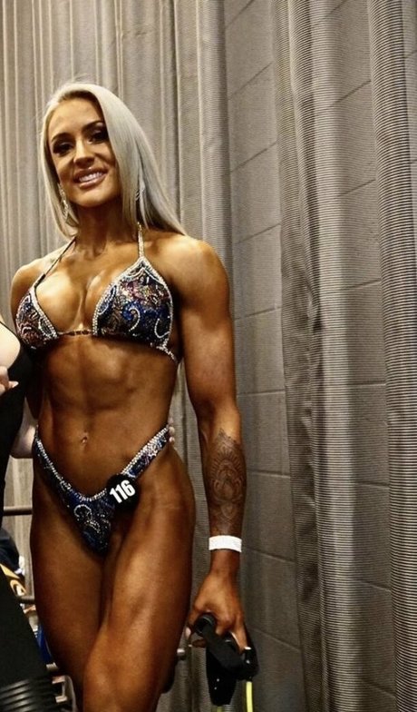 Musclebarbie001