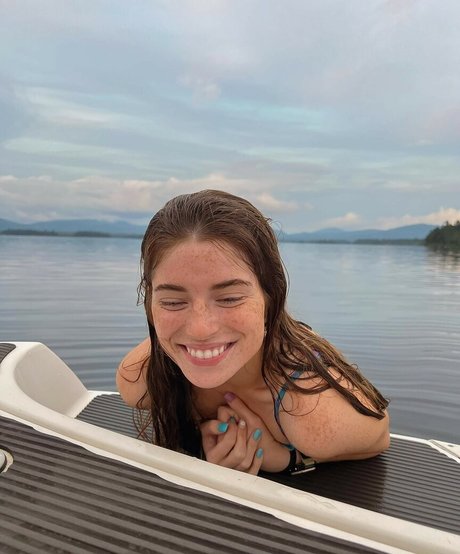 Nacktes geleaktes OnlyFans-Foto von Hannah Stein