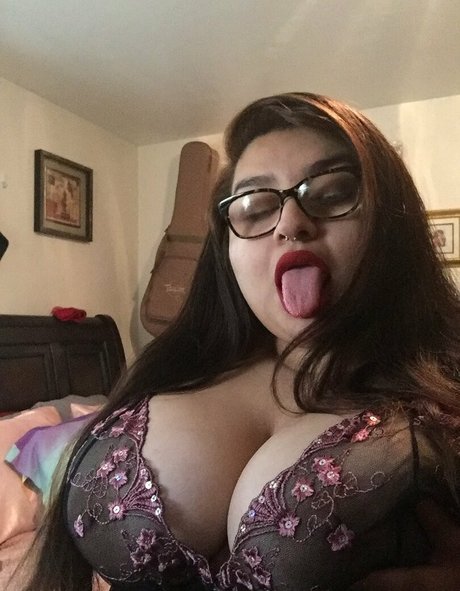 Nacktes geleaktes OnlyFans-Foto von Whxrechata