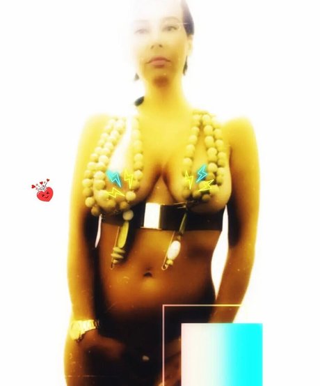 Nacktes geleaktes OnlyFans-Foto von Valerie Senna
