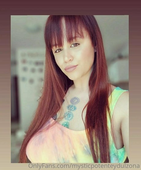 Nacktes geleaktes OnlyFans-Foto von Mysticpotenteydulzona