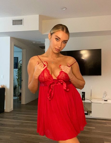 Nacktes geleaktes OnlyFans-Foto von Theoliviadavis