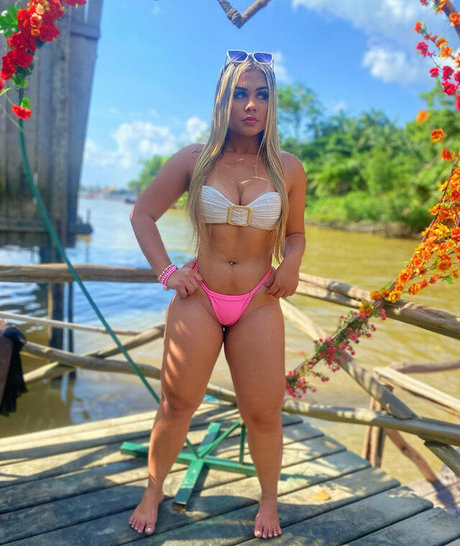 Ana Caroline