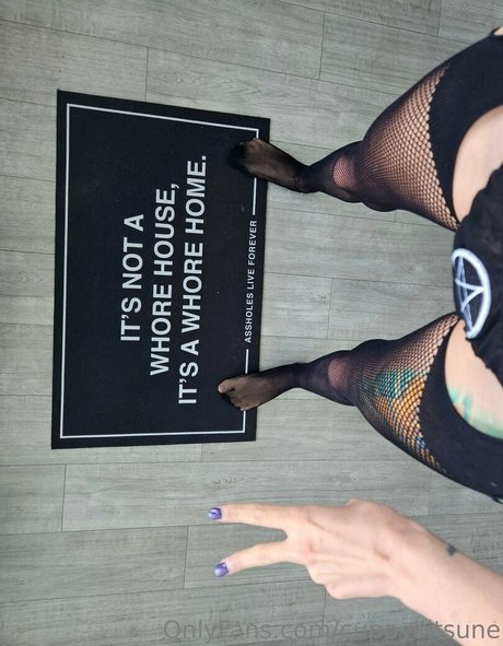 Nacktes geleaktes OnlyFans-Foto von Cuppykitsune