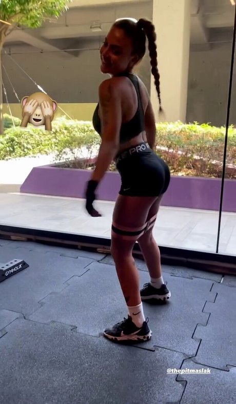 Nacktes geleaktes OnlyFans-Foto von Neskaranow