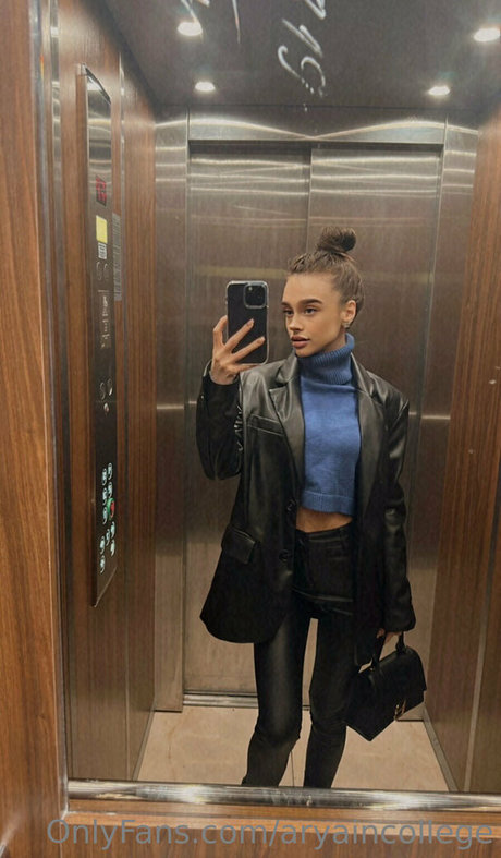Nacktes geleaktes OnlyFans-Foto von Aryaincollege