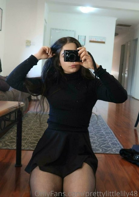Prettylittlelily48