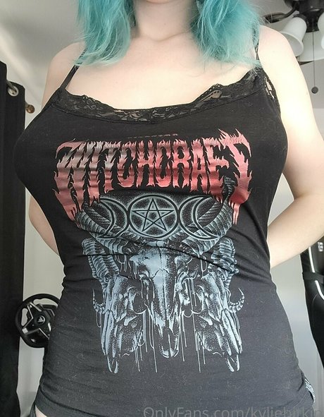 Nacktes geleaktes OnlyFans-Foto von Kyliebitkin