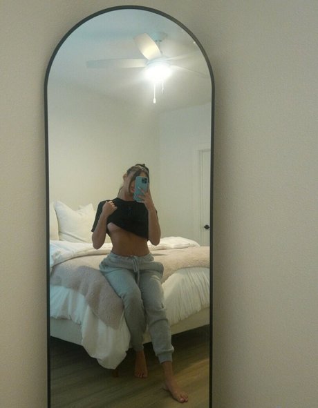 Nacktes geleaktes OnlyFans-Foto von Olivia Joann