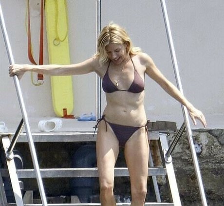 Nacktes geleaktes OnlyFans-Foto von Sienna Miller