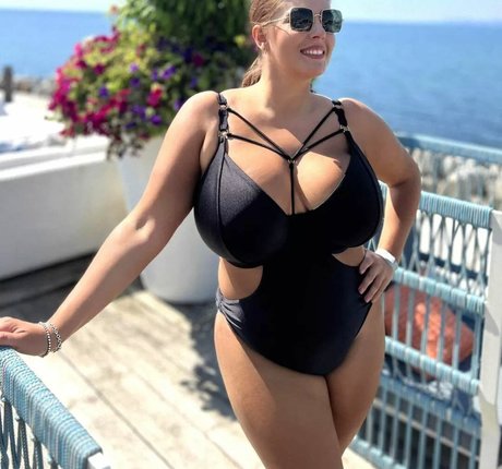 Nacktes geleaktes OnlyFans-Foto von Xenia Wood