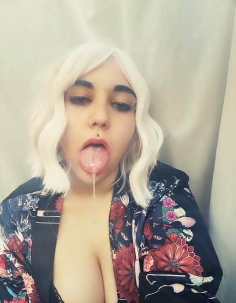 Nacktes geleaktes OnlyFans-Foto von Petiteeprincess