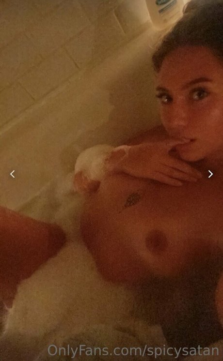 Nacktes geleaktes OnlyFans-Foto von Harriet