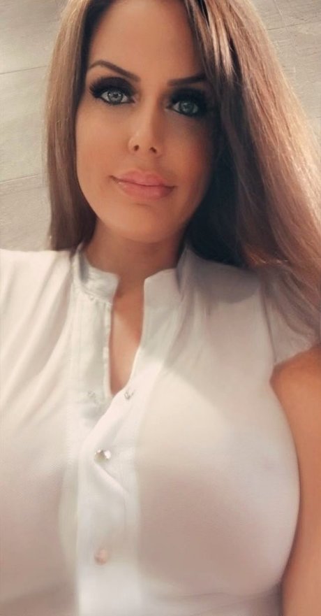 Nacktes geleaktes OnlyFans-Foto von Solesister8
