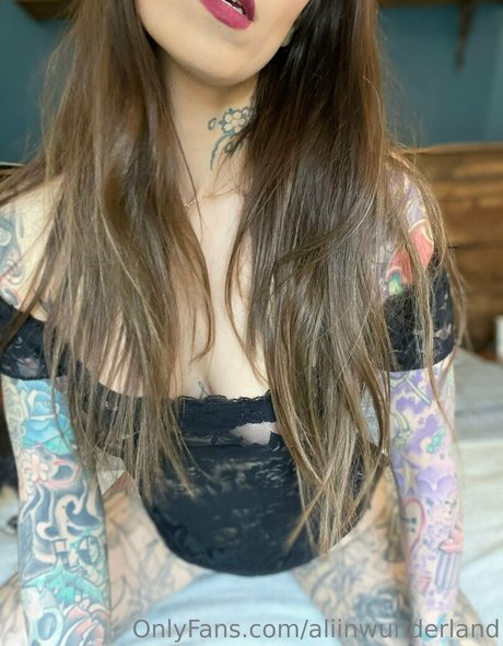 Nacktes geleaktes OnlyFans-Foto von Aliinwunderland