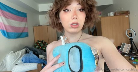 Nacktes geleaktes OnlyFans-Foto von Theiconicashley