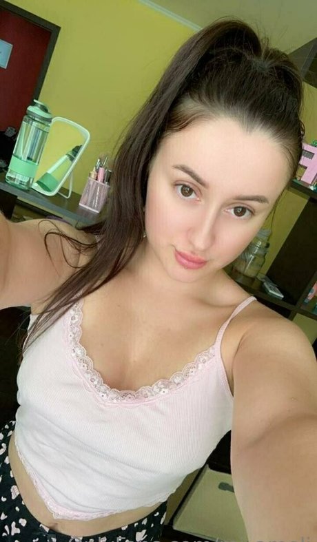 Nacktes geleaktes OnlyFans-Foto von Miameli