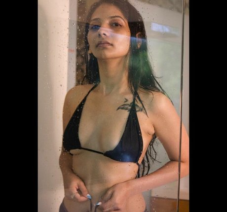 Nacktes geleaktes OnlyFans-Foto von Bhavika Katariya