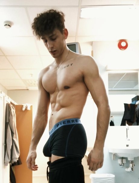 Nacktes geleaktes OnlyFans-Foto von Battyboyfree