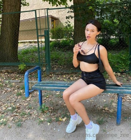 Nacktes geleaktes OnlyFans-Foto von Meezee