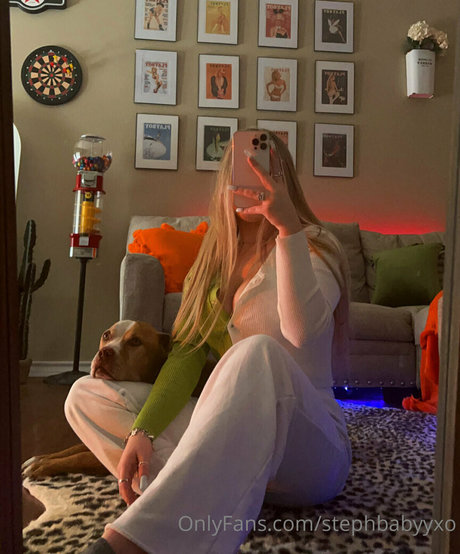 Nacktes geleaktes OnlyFans-Foto von Stephbabyyxo