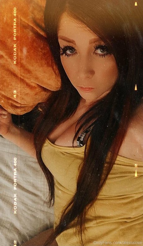 Nacktes geleaktes OnlyFans-Foto von Alexialove