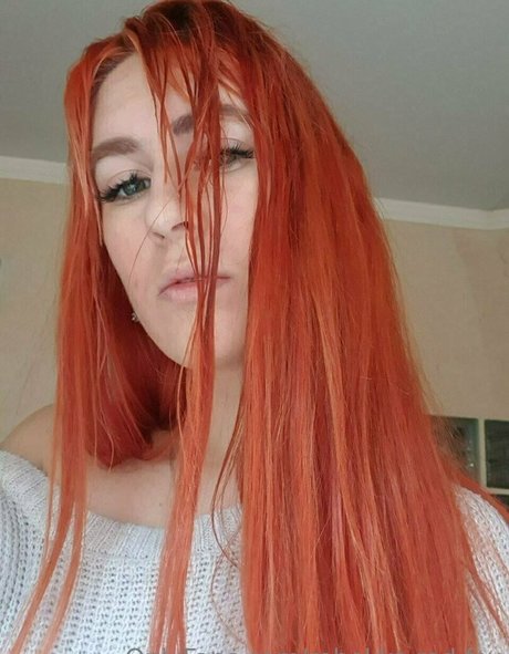 Nacktes geleaktes OnlyFans-Foto von Rebekkaredfox