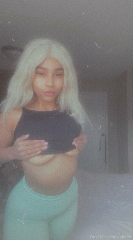 Nacktes geleaktes OnlyFans-Foto von Violetfire