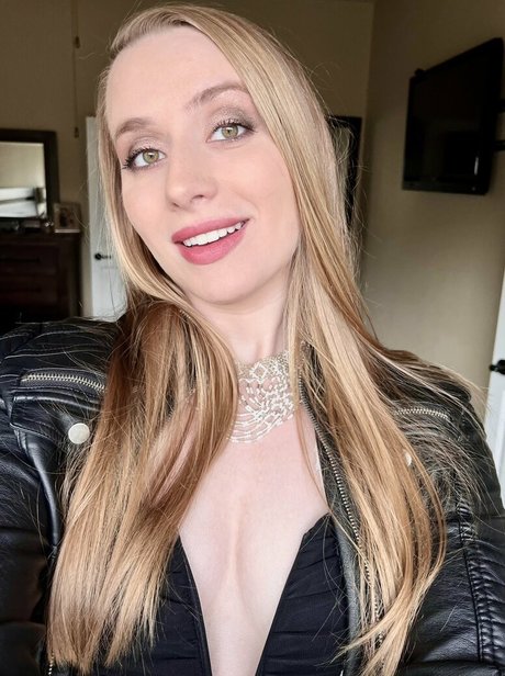 Nacktes geleaktes OnlyFans-Foto von Alanis King