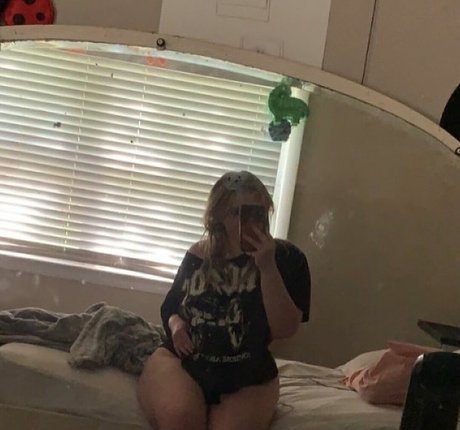 Nacktes geleaktes OnlyFans-Foto von Yourstrulysav