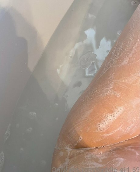 Nacktes geleaktes OnlyFans-Foto von Naughtybabygirl2