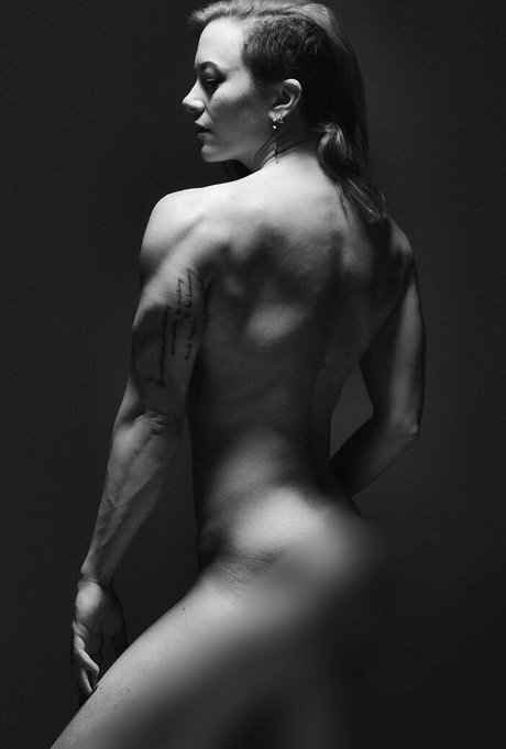 Claire Max