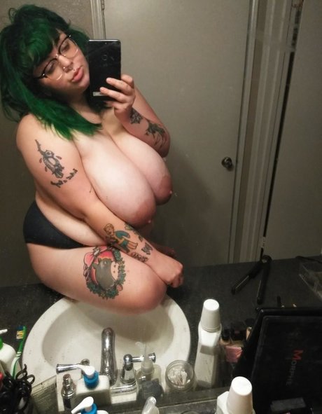 Nacktes geleaktes OnlyFans-Foto von Devilbabyblues