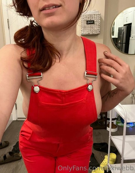 Nacktes geleaktes OnlyFans-Foto von Foxiwebb