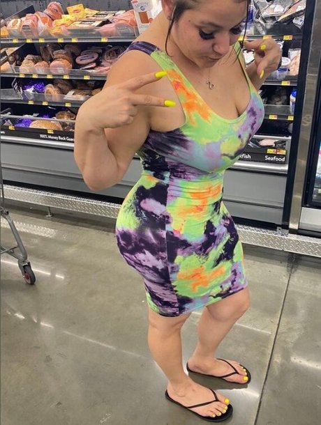 Nacktes geleaktes OnlyFans-Foto von Bad Mom In Real Estate