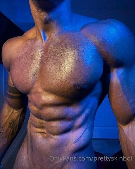 Nacktes geleaktes OnlyFans-Foto von Prettyskinboi