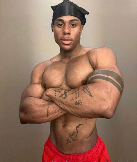 Nacktes geleaktes OnlyFans-Foto von Prettyskinboi