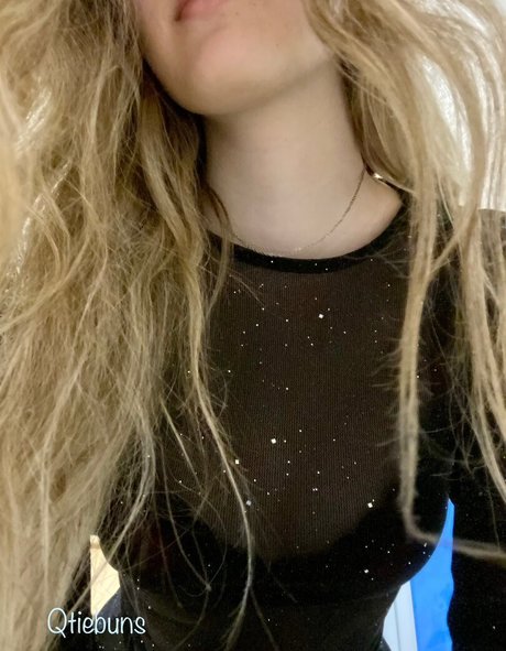 Nacktes geleaktes OnlyFans-Foto von Qtiebuns Asmr