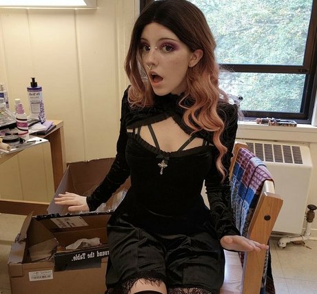 Nacktes geleaktes OnlyFans-Foto von Ragebaby